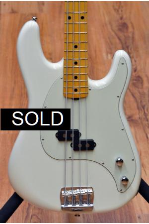 Music Man Cutlass Bass Ivory White Music Man Cutlass Bass Ivory White